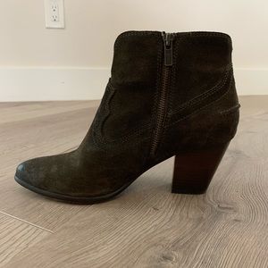 Frye Boots, size US 9M, Dusty Olive Green color